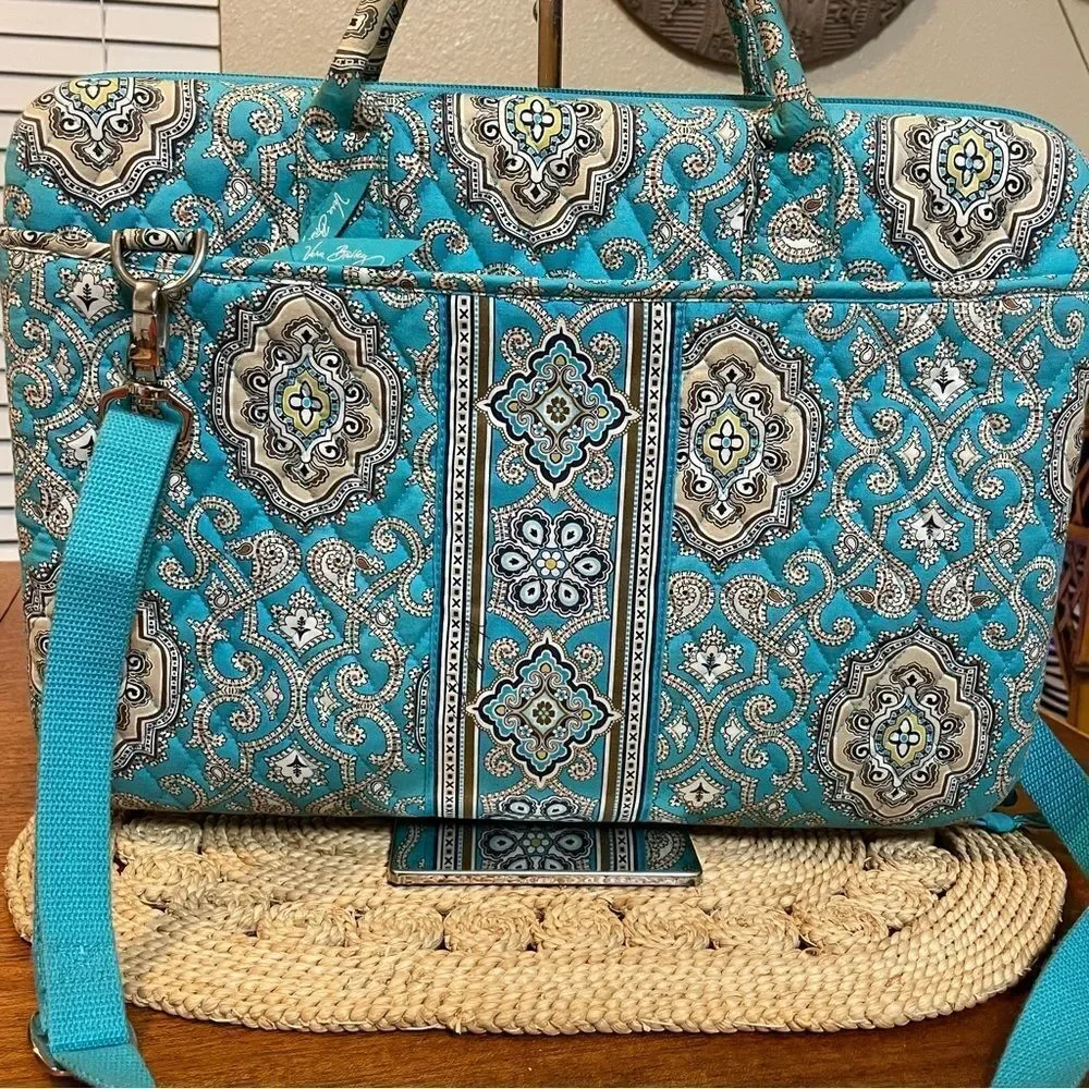 Vera Bradley Paisley Diamond Quilted 100% Cotton Laptop Bag Blue Cream Tan
